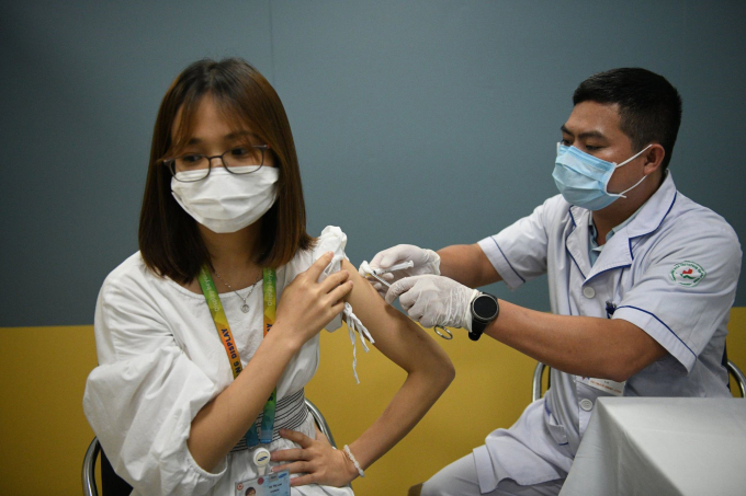 Vấn đề tiêm vaccine cho người lao động tại các KCN, khu chế xuất được các tỉnh, thành phố đặc biệt quan tâm. Ảnh toquoc.vn