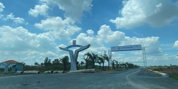 Dự án E.City Tân Đức đang trong quá trình xây dựng hạ tầng.