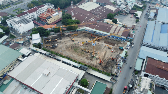 Tương lai dự án được bao quanh bởi hàng loạt kho bãi, khu chế xuất Tân Thuận.