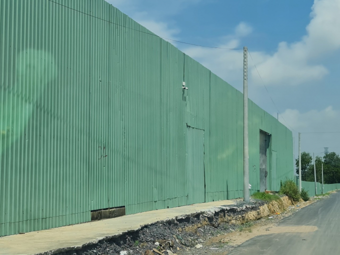 Một nhà kho lớn được xây dựng trái phép