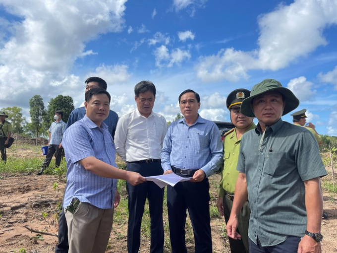 Lãnh đạo UBND TP Phú Quốc (Kiên Giang) trực tiếp đến hiện trường để xử lý vi phạm về đất đai