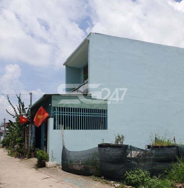 Cận cảnh góc căn nhà 1 trệt 1 lậu trên thửa 105, tờ 18 tại Tổ 17, khu phố 4, phường Trảng Dài.