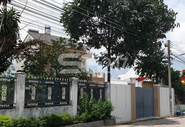Toản cảnh mặt tiền căn nhà trên thửa 103, tờ 18 của ông Trần Văn H tại Hẻm 74, Tổ 17, Khu phố 4, phường Trảng Dài