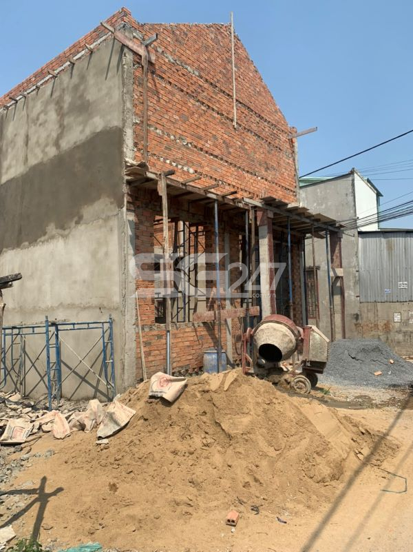 Hình ảnh căn nhà đang được xây dựng trên 1 phần diện tích đất thuộc thửa 297 tờ 26 tọa lạc tại KP5, P. Trảng Dài, Tp. Biên Hòa, Đồng Nai