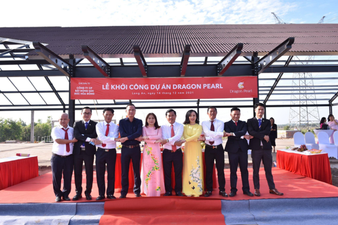 Công ty CP BĐS Đức Hòa Đông tổ chức lễ khởi công dự án với sự tham gia của nhiều đơn vị, cơ quan ban ngành của tỉnh Long An, huyện Đức Hòa và xã Đức Hòa Đông.