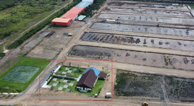 Khu nhà điều hành nằm trong dự án được xây dựng khang trang không nằm trong danh mục các hạng mục được cấp phép xây dựng (ô vuông màu đỏ).