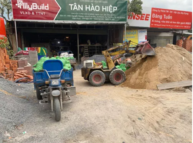Giá vật liệu xây dựng được dự báo sẽ còn liên tục tăng trong thời gian tới .Ảnh: NGUYỄN HẢI