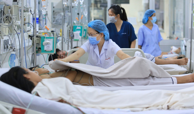 Điều trị bệnh nhân sốt xuất huyết nặng tại TP.HCM NHẬT THỊNH