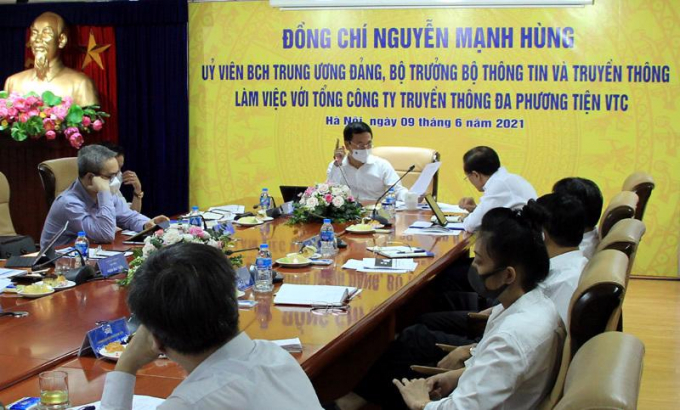 Buổi làm việc giữa Bộ trưởng Nguyễn Mạnh Hùng và Tổng công ty VTC. Ảnh: MIC.