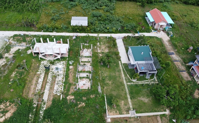 Các công trình tại dự án Go Green Farm xây dựng dang dở do bị cơ quan chức năng yêu cầu dừng thi công.