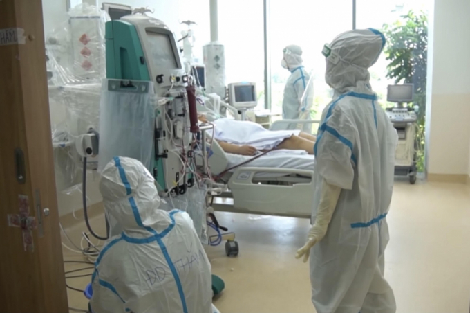 Bệnh nhân sử dụng máy thở. Ảnh mang tính chất minh hoạ