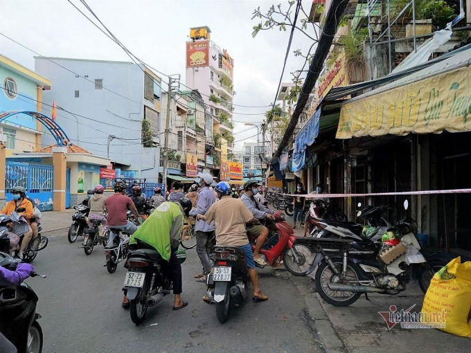 Đổ xô đi mua sắm vào ngày 8/7