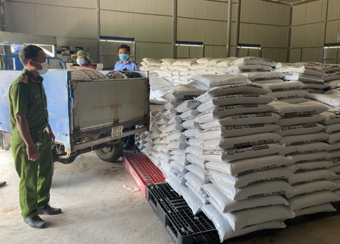 Lực lượng liên ngành kiển tra cơ sở kinh doanh :chui