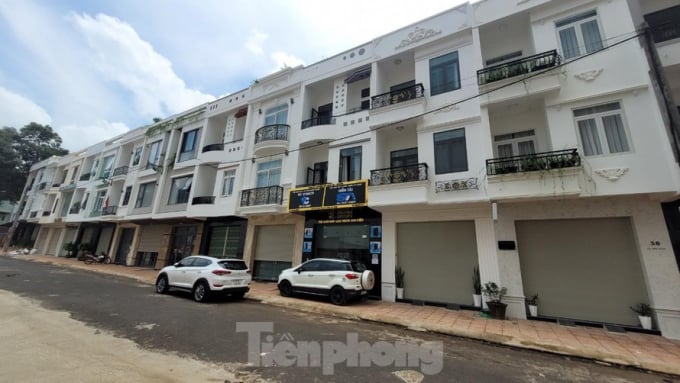 Dù báo Tiền Phong đã có nhiều bài phản ánh để ngăn chặn, nhưng chính quyền địa phương lại làm ngơ cho hành vi phi pháp này của Cty Phú Xuân