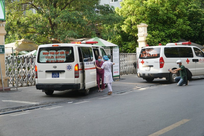 Bệnh viện Hữu nghị Việt Đức bị xử phạt vì vi phạm phòng, chống dịch COVID-19. Ảnh: PHI HÙNG