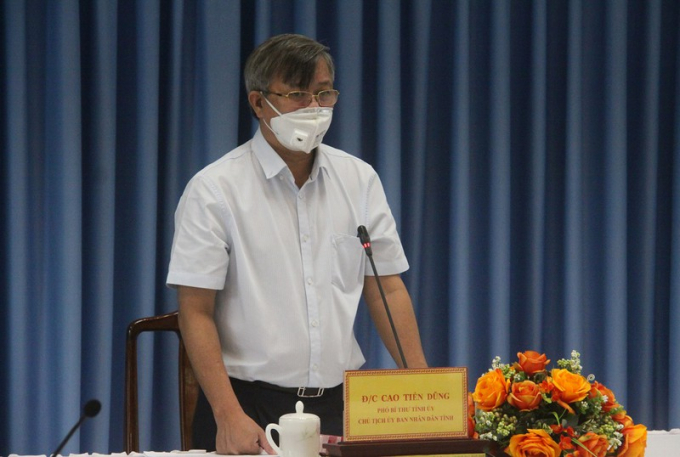 Chủ tịch UBND tỉnh Đồng Nai Cao Tiến Dũng thống nhất về việc cho người lao động đi lại liên tỉnh từ TP.HCM đến Đồng Nai đi bằng xe ô tô đưa đón, chưa cho đi xe cá nhân. Ảnh: VŨ HỘI.