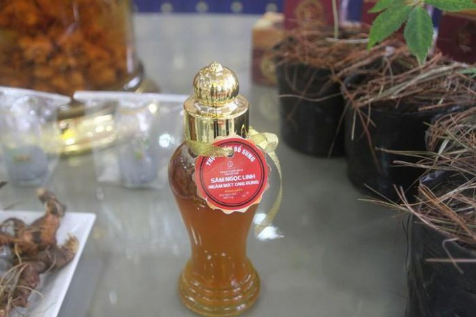 Sản phẩm có thành phần sâm Ngọc Linh do Công ty Sâm Việt Nam trưng bày tại lễ khai trương
