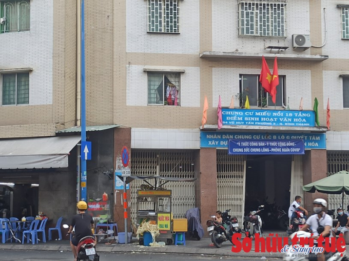 Chung cư Miếu Nổi nhếch nhác.