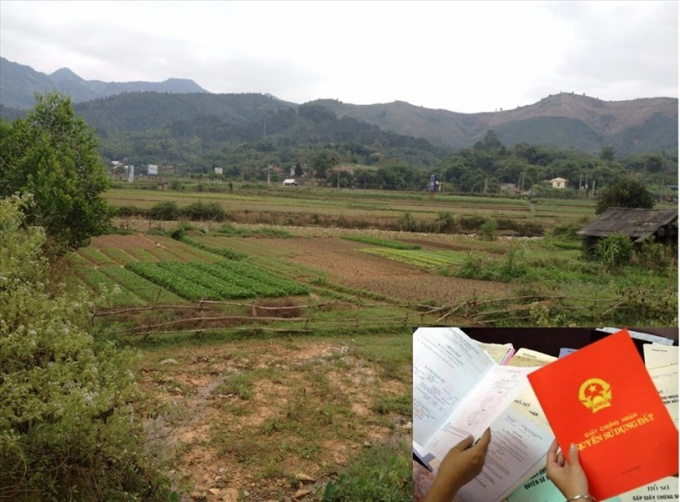 Nếu chủ sở hữu sổ đỏ thay đổi nơi thường trú, khác với địa chỉ thường trú ghi trên sổ đỏ có thể sửa đổi thông tin nếu có nhu cầu. Ảnh minh họa: LĐO