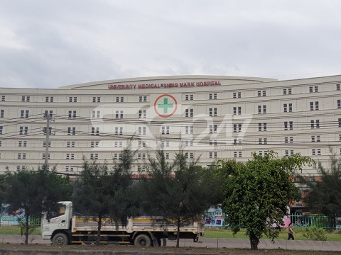 bệnh viện hướng ra mặt tiền đường Quốc lộ 51, thuộc phường Long Bình Tân, TP Biên Hòa, tỉnh Đồng Nai