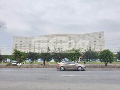 Mặt trước của bệnh viện đại học y dược Shing Mark