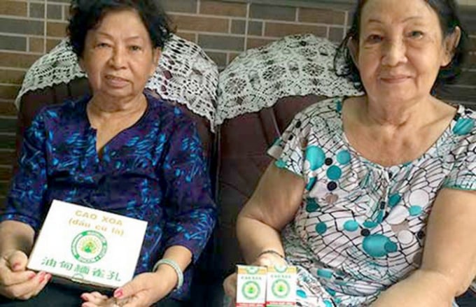 Chị em bà Lê Kim Nga và Lê Kim Phụng muốn tìm một người có tâm huyết để gìn giữ thương hiệu dầu cù là Mac Phsu