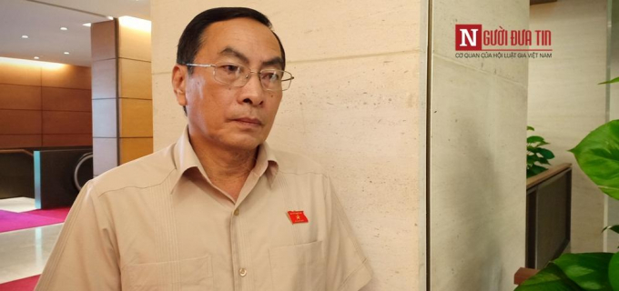 ĐBQH Phạm Văn Hòa, Ủy viên ủy ban Pháp luật của Quốc hội.