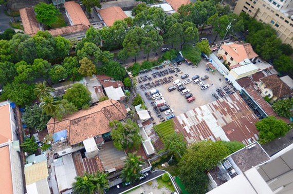 Khu đất vàng hơn 6.200m2 tại TP.HCM được Nhà nước giao cho tổng công ty Lương thực miền Nam (Vinafood 2) quản lý và sử dụng, nhưng sau đó Vinafood 2 chuyển nhượng cho tư nhân trái quy định.