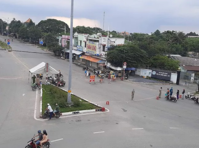 Một chốt kiểm soát dịch Covid- 19 tại TP Biên Hòa, tỉnh Đồng Nai. Ảnh NLĐ