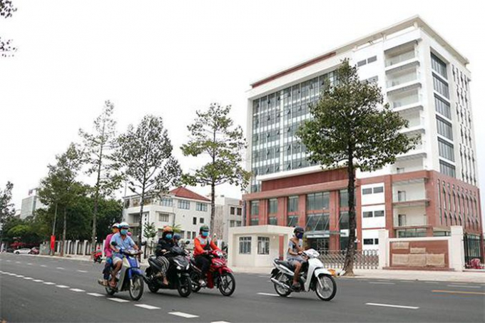Trung tâm Hành chính công TP.Biên Hòa đang được xây dựng sẽ là điểm nhấn về kiến trúc cho khu vực trung tâm của đô thị Biên Hòa trong tương lai. Ảnh: P.Tùng