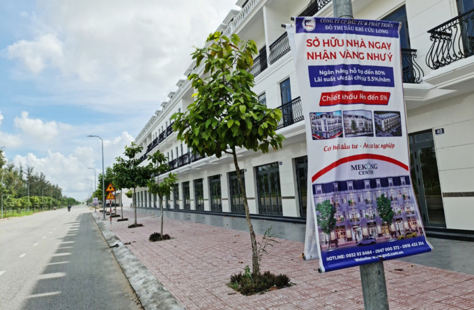 Dãy nhà sang trọng nhất khu đô thị 5A ở Sóc Trăng. Ảnh: Việt Tường.