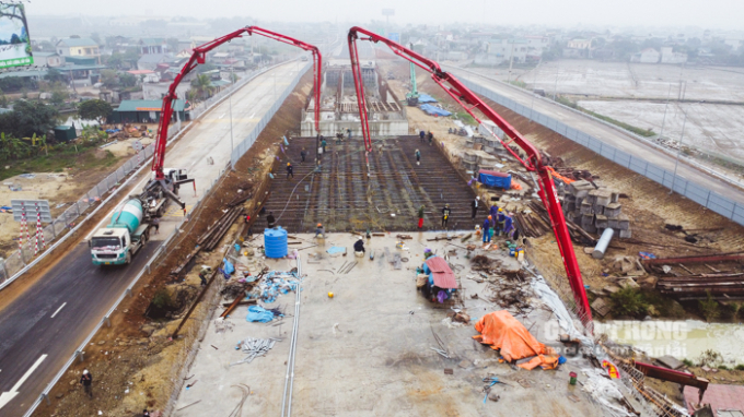 Thi công cao tốc Bắc - Nam đoạn Mai Sơn - QL45