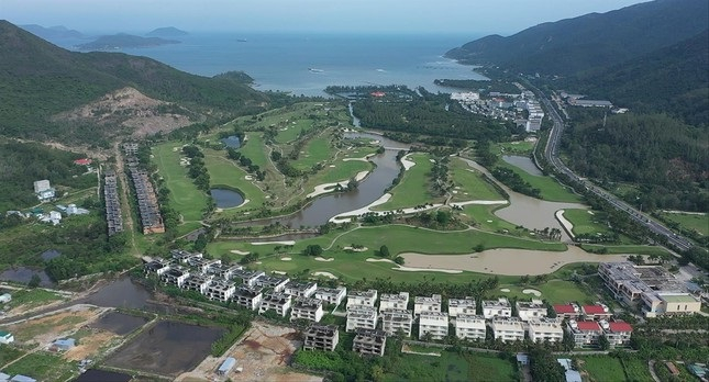 Dự án Sông Lô nay là tổ hợp du lịch Diamond Bay resort & spa Nha Trang Ảnh LỮ HỒ