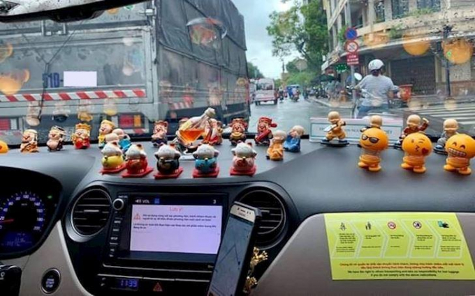 Các vật dụng trên táp-lô có thể biến thành