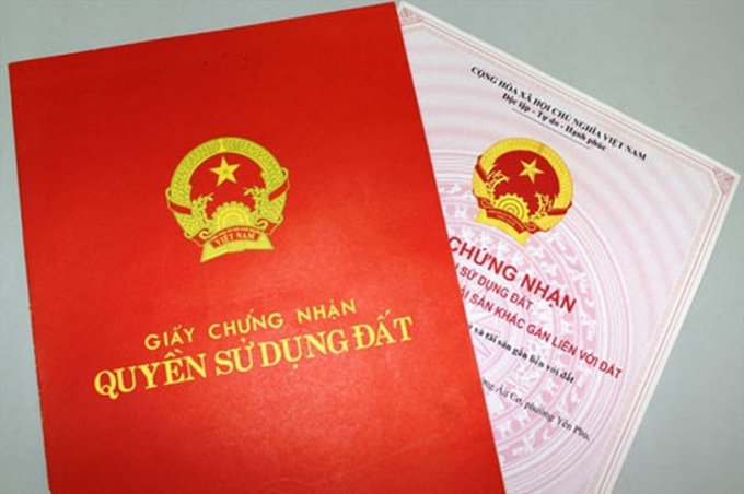 Đứng chung tên sổ đỏ sẽ phát sinh các mâu thuẫn, rủi ro nếu người dân nên tìm hiểu kĩ quy định, thủ tục khi đứng chung tên sổ đỏ. Đồ họa: M.H