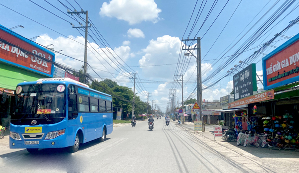 Khu vực trung tâm xã Thạnh Phú (H.Vĩnh Cửu) hiện tại khá phát triển về thương mại dịch vụ. Ảnh: N.Liên