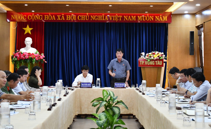 Ông Trần Đình Khoa, Bí thư Thành ủy Vũng Tàu phát biểu chỉ đạo tại hội nghị.