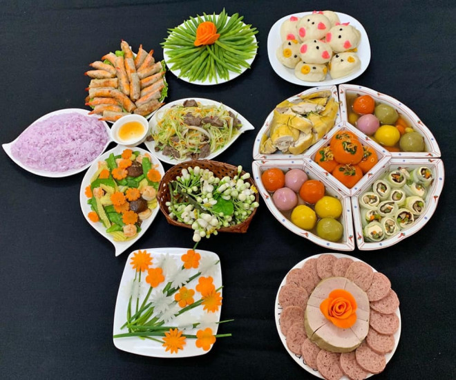 Bánh trôi ngũ sắc trên mâm cỗ cúng Rằm tháng Giêng
