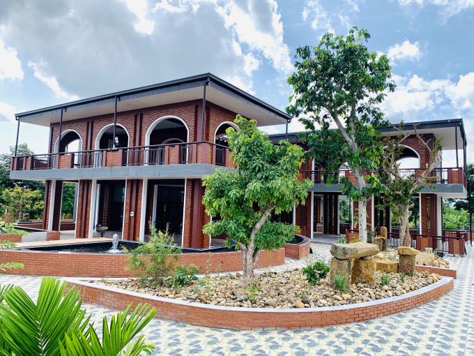Căn biệt biệt phủ đang được hoàn thiện