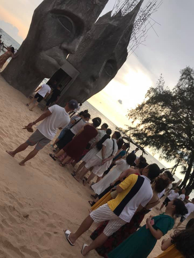 Cảnh tượng dòng người