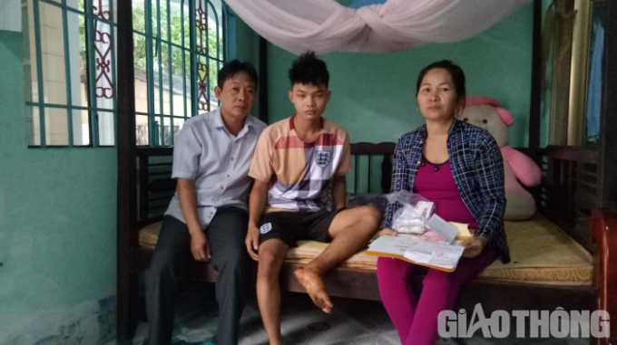 Vợ chồng ông Đinh Dục Háo đang rất cần sự giúp đỡ của các nhà hảo tâm, mạnh thường quân để sớm vượt qua gia đoạn khó khăn.