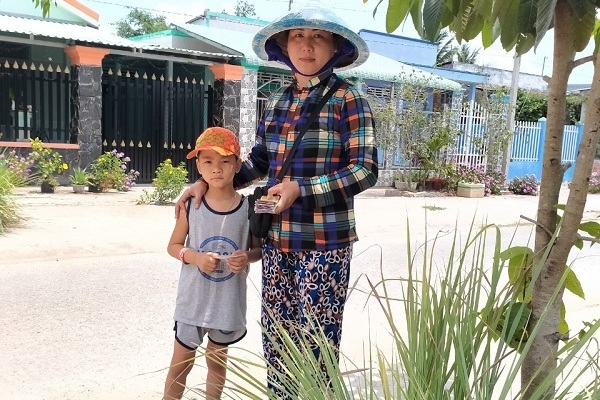 Đến bây giờ, chị Thắm vẫn còn xót xa thương con trai vì phải