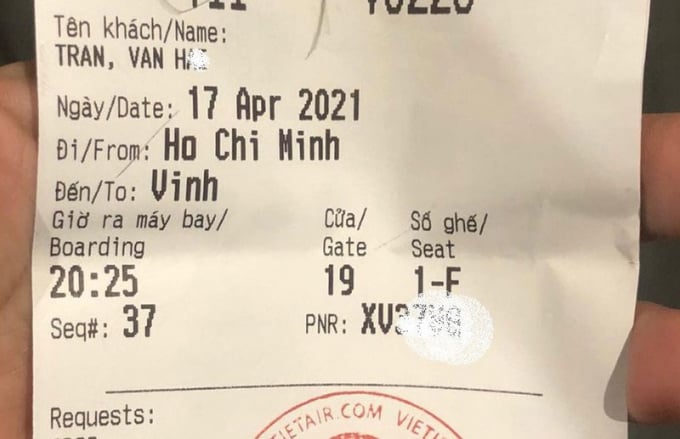 Tấm vé hạng thương gia được một người tốt bụng tặng anh Trần Văn Hải để anh về quê kịp nhìn con gái lần cuối ẢNH: CTV