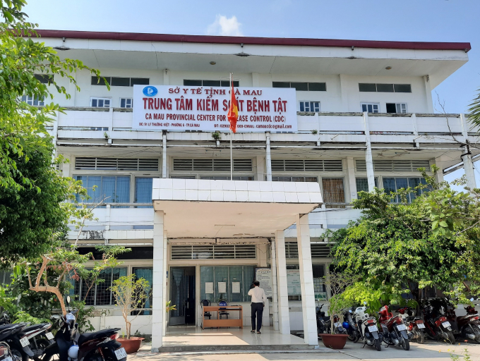 cdc-ca-mau-de-nghi-xu-ly-tinh-trang-mao-danh-nhan-vien-trung-tam