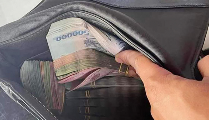 … bên trong có gần 1 tỷ đồng - Ảnh nhân vật cung cấp
