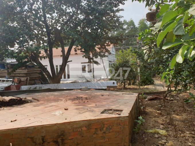 Hình ảnh một công trình xây dựng của ông Tô Duy Hoàng bị thảo dở chỉ còn phần móng