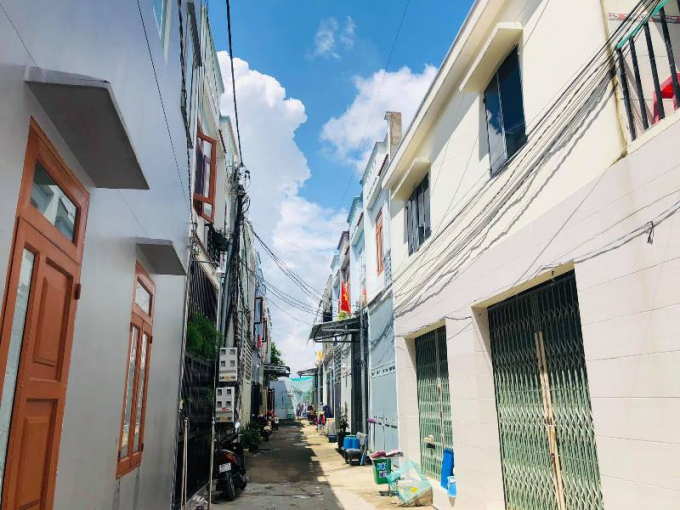 Nhiều dãy nhà liền kề xây dựng trái phép trên đất nông nghiệp ở thửa đất 393.