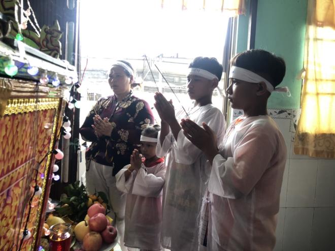 Không khí tang thương bao trùm gia đình chị Huỳnh Thị Kim Hol.