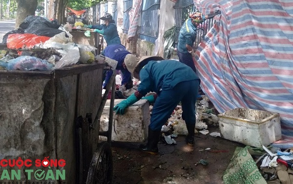 Những hình ảnh trong thời gian các công nhân còn làm việc tại Công ty CP Đầu tư và Phát triển công nghệ cao Minh Quân (nay là Công ty CP Tập đoàn Nam Hà Nội).