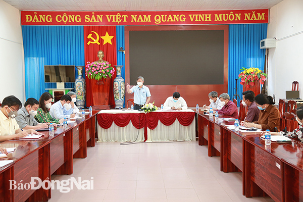 Chủ tịch UBND tỉnh Cao Tiến Dũng phát biểu chỉ đạo tại buồi làm việc. Ảnh Báo Đồng Nai